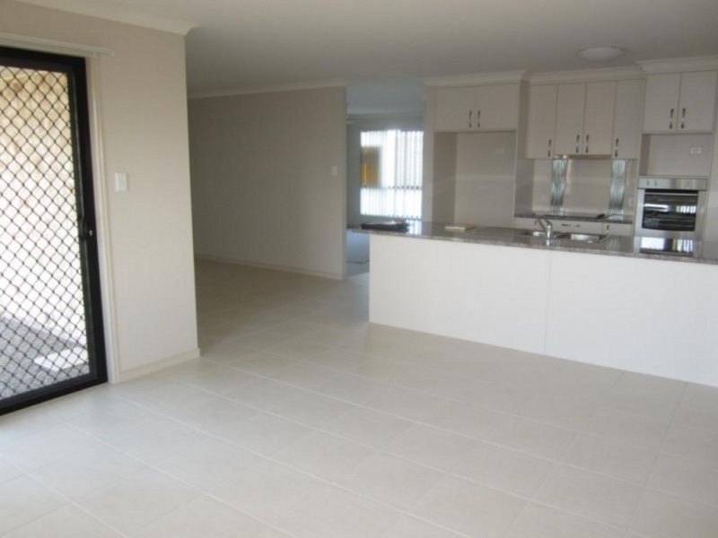 11 Coventry Court, Urraween QLD 4655