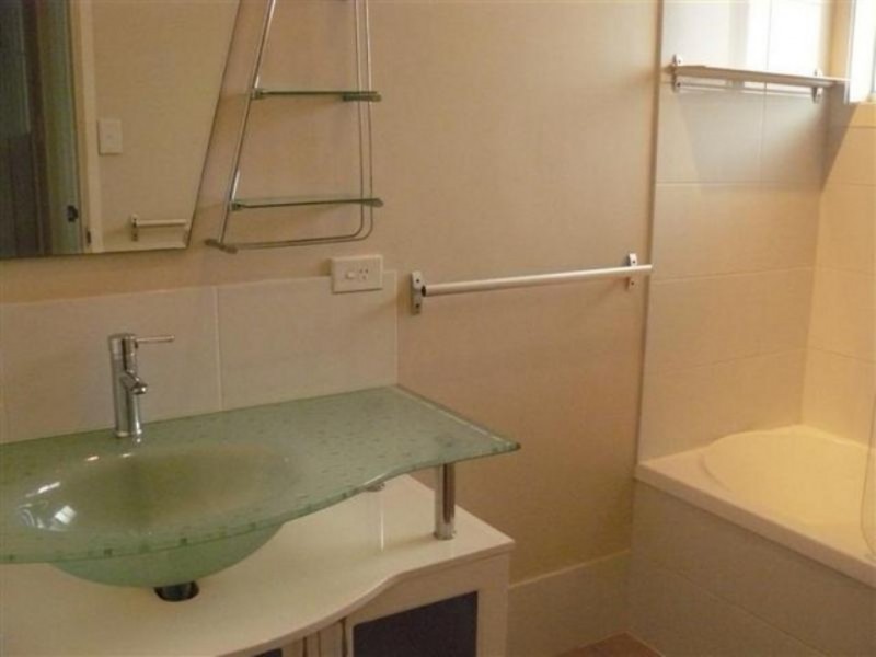 5 Margaret Street, Urangan QLD 4655