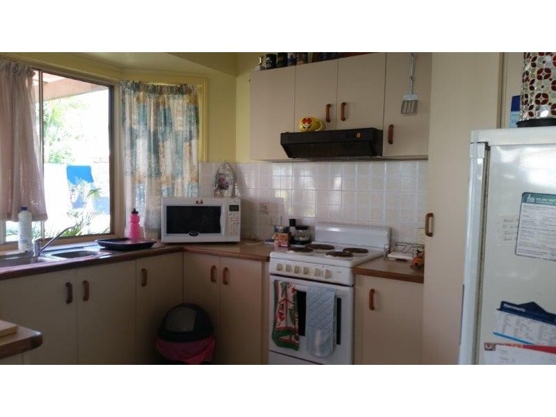 22 Aimee Drive, Urangan QLD 4655