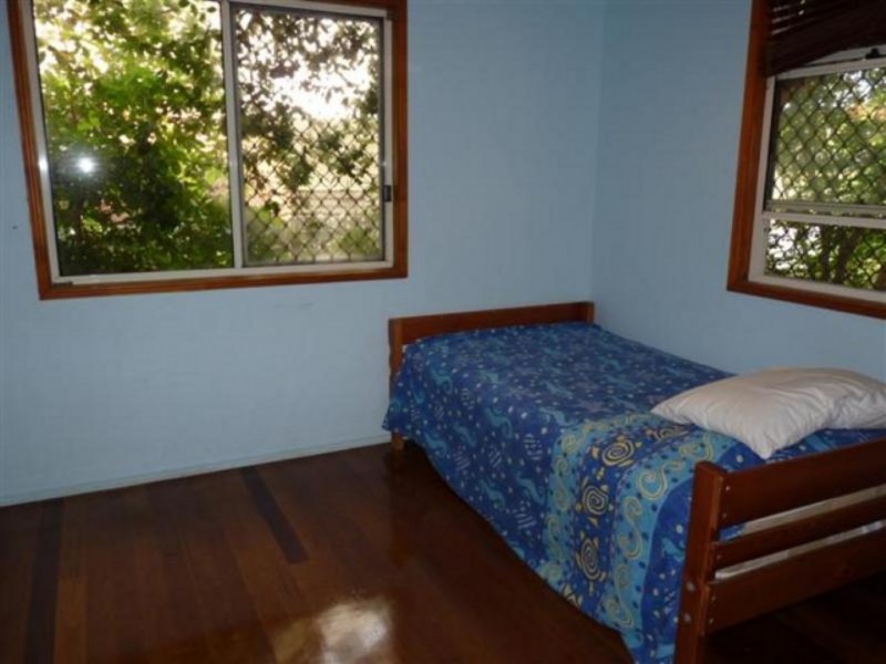 6 Flinders, Point Vernon QLD 4655