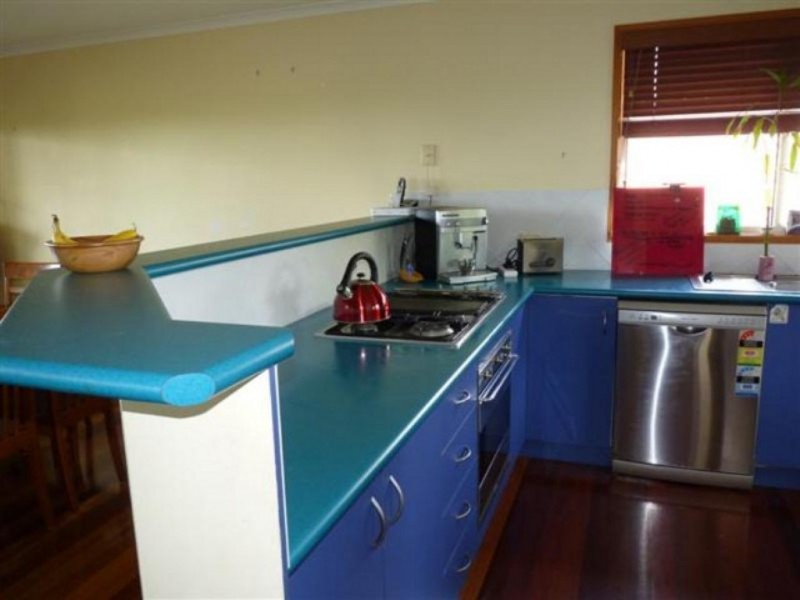 6 Flinders, Point Vernon QLD 4655