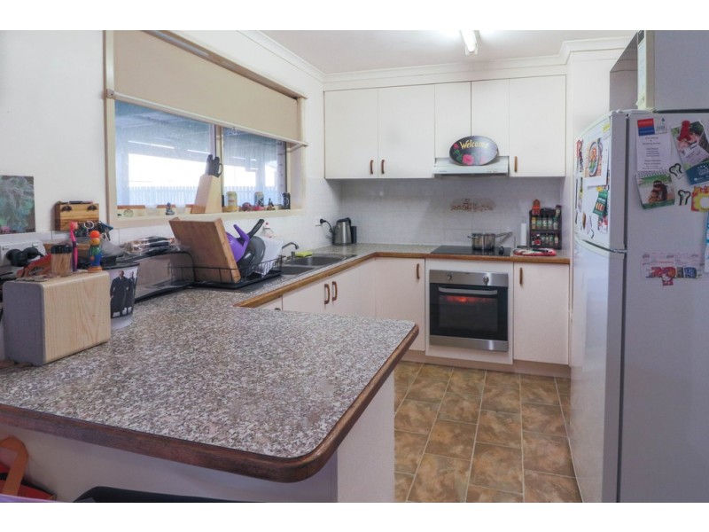 6 Brolga Court, Eli Waters QLD 4655