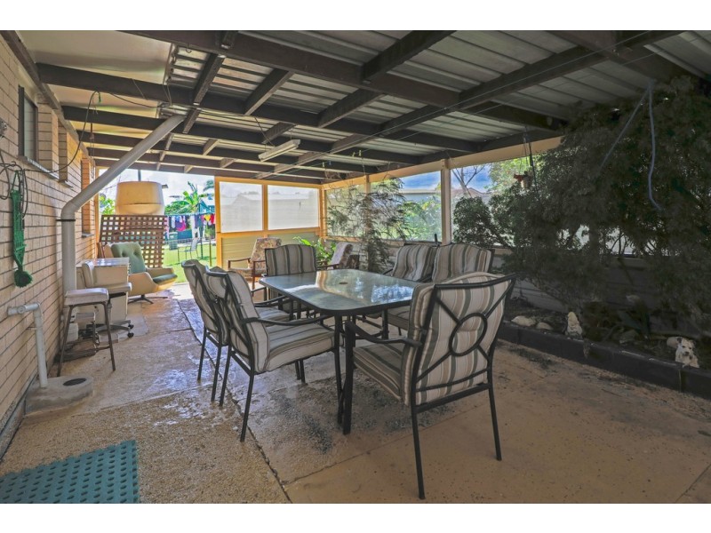 52 Hansen Street, Urangan QLD 4655