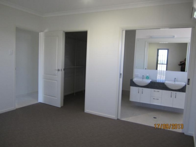 8 Belleni Court, Point Vernon QLD 4655