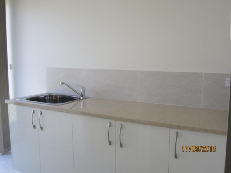 8 Belleni Court, Point Vernon QLD 4655