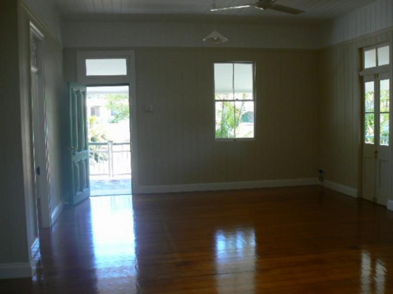6 Mylne Court, Torquay QLD 4655