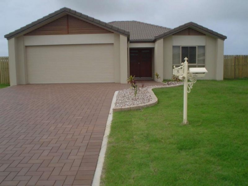 5 McIntyre Court, Urraween QLD 4655