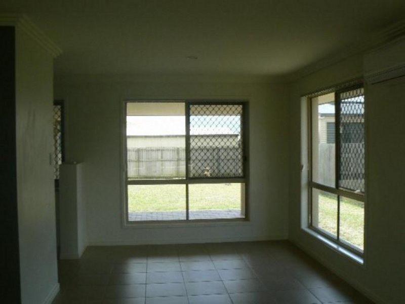 5 McIntyre Court, Urraween QLD 4655