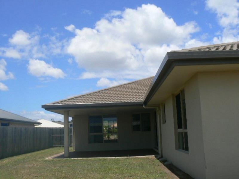 5 McIntyre Court, Urraween QLD 4655