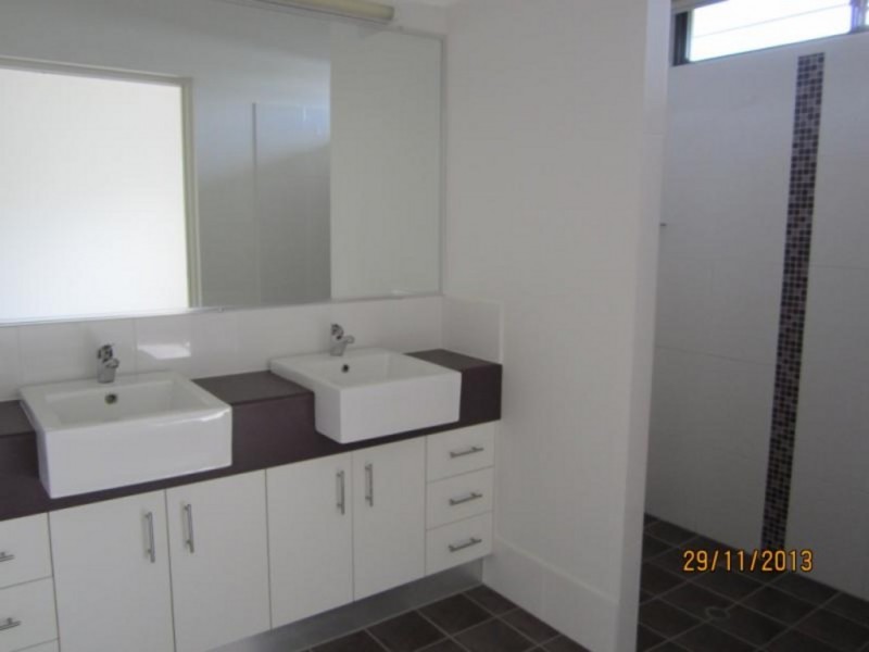 25 Lancaster Circuit, Urraween QLD 4655
