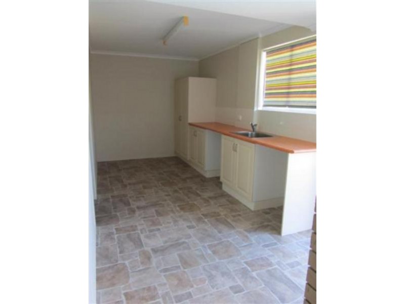 61 Hibiscus Street, Urangan QLD 4655