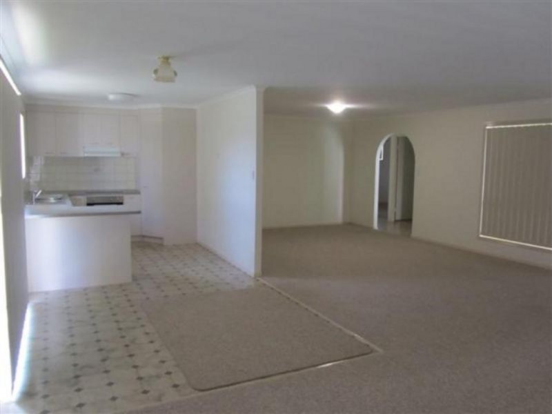 39 Kingfisher, Toogoom QLD 4655