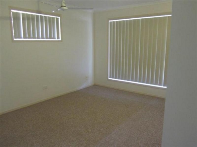 39 Kingfisher, Toogoom QLD 4655