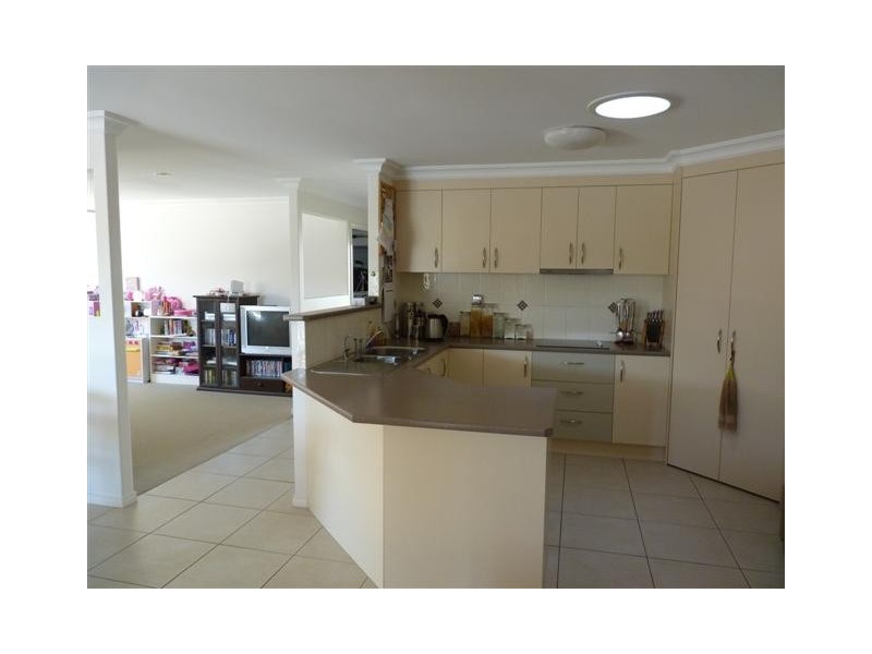 9 Pembridge Cct, Urraween QLD 4655