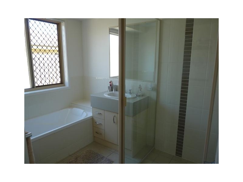 9 Pembridge Cct, Urraween QLD 4655