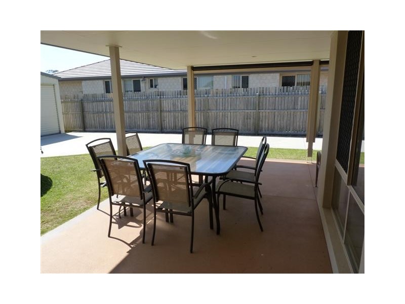 9 Pembridge Cct, Urraween QLD 4655