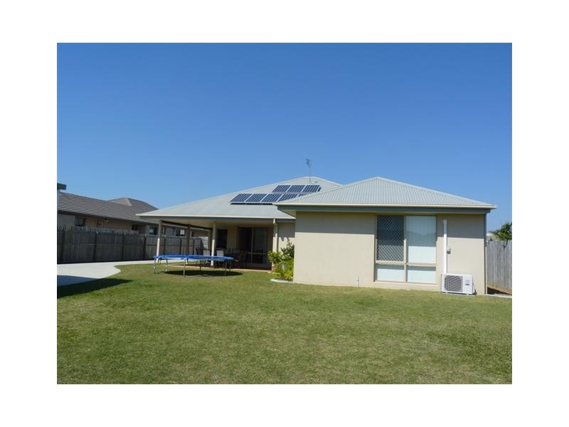 9 Pembridge Cct, Urraween QLD 4655