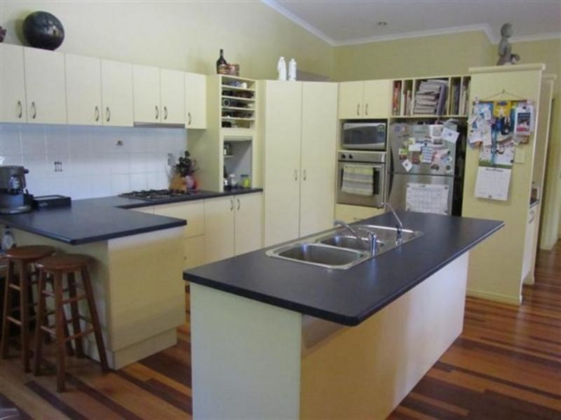 139 Christensen Street, Urraween QLD 4655