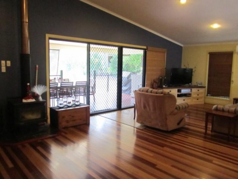 139 Christensen Street, Urraween QLD 4655