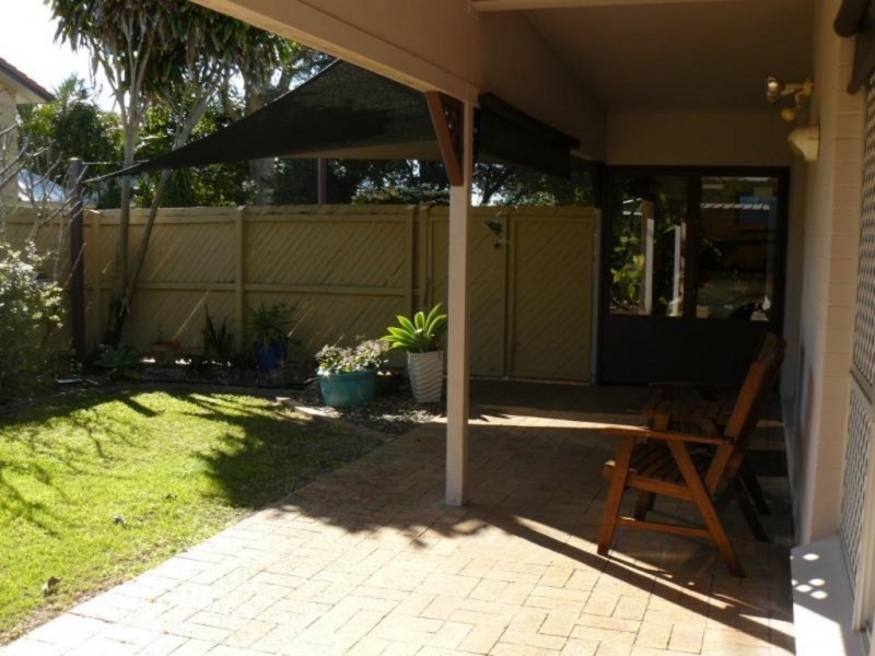 24 Leslie Lane, Scarness QLD 4655