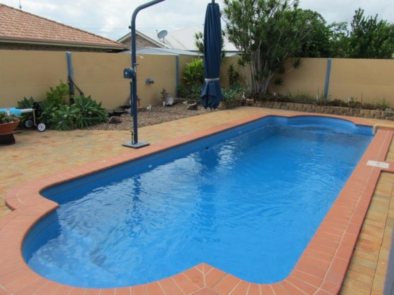 6 Banks Court, Torquay QLD 4655