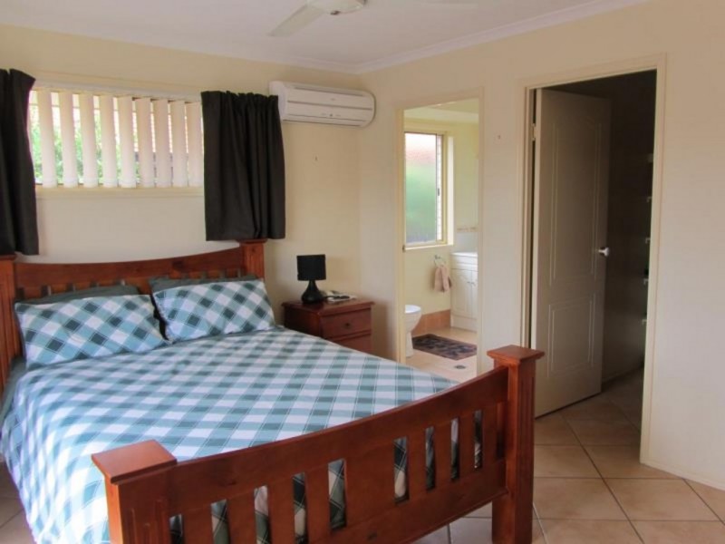 6 Banks Court, Torquay QLD 4655