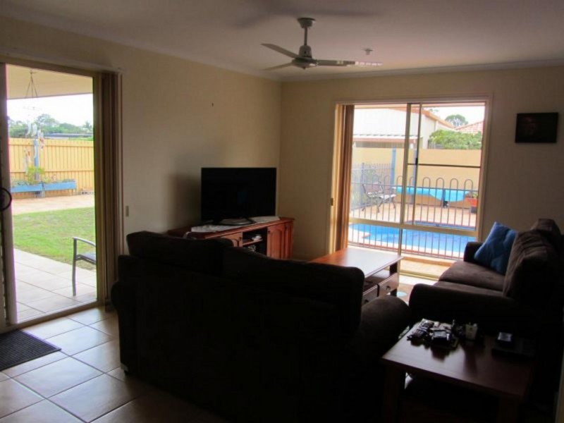 6 Banks Court, Torquay QLD 4655