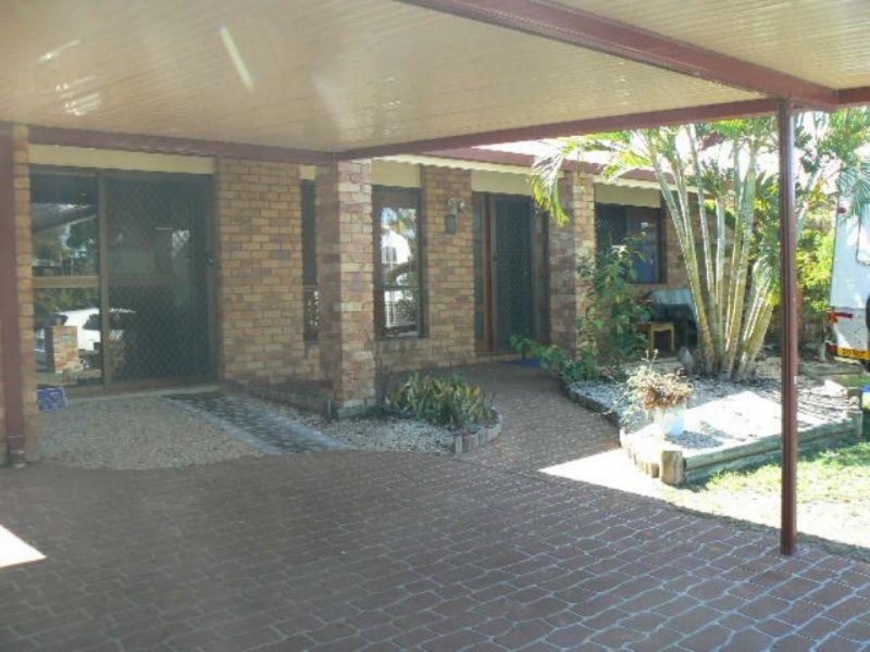 6 Sandalan Way, Urangan QLD 4655