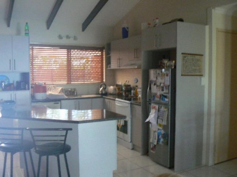 6 Sandalan Way, Urangan QLD 4655