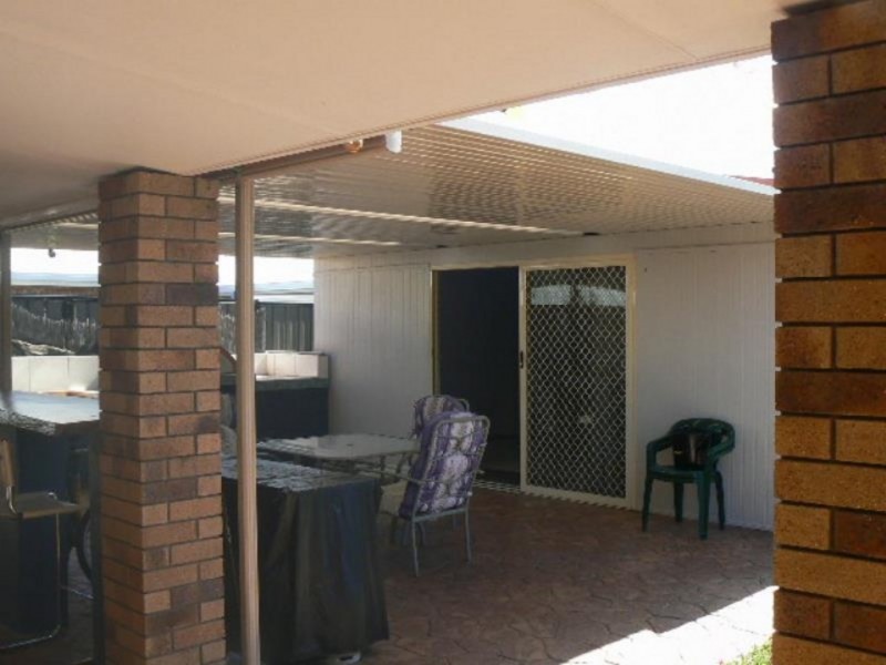 6 Sandalan Way, Urangan QLD 4655
