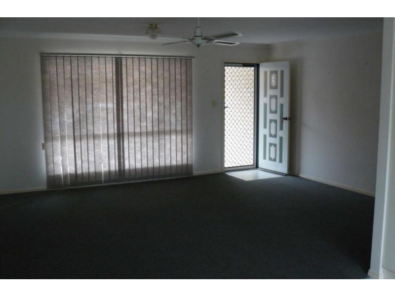 U4 40 Zephyr, Scarness QLD 4655