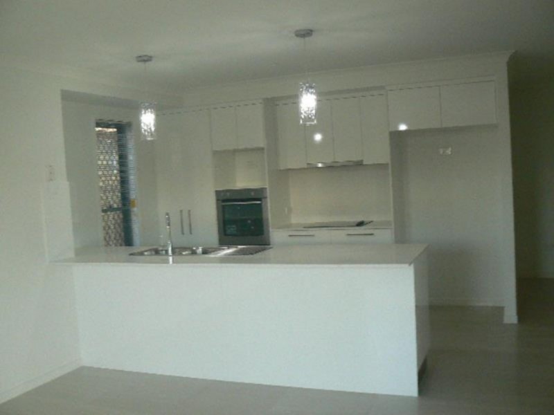 14 Coventry Court, Urraween QLD 4655