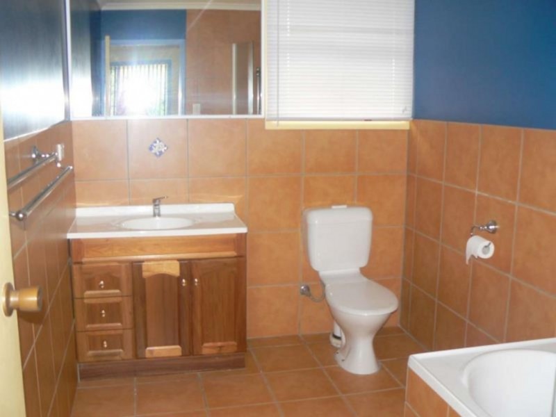 Unit 1/172 Long Street, Point Vernon QLD 4655