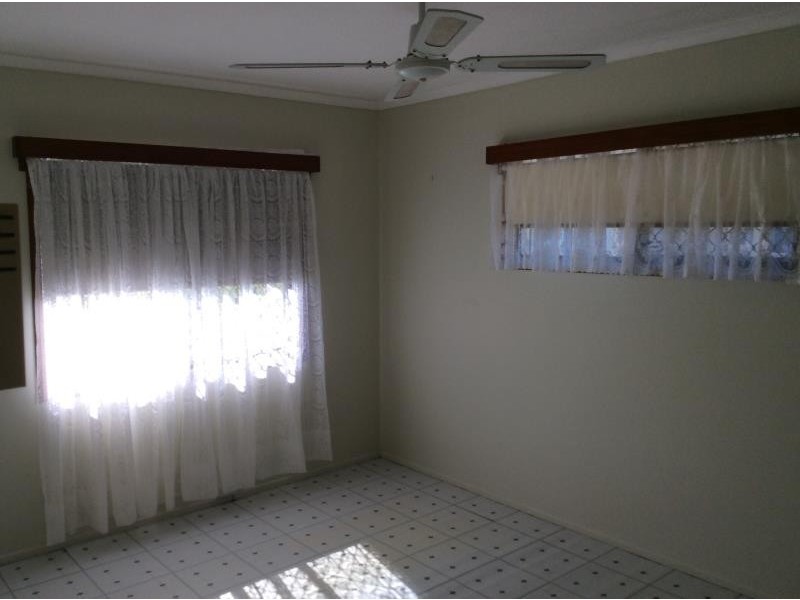 1/3 Urangan Street, Torquay QLD 4655