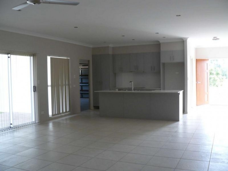 14 Bay Breeze Close, Wondunna QLD 4655