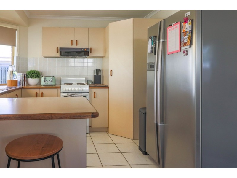 22 Aimee Drive, Urangan QLD 4655