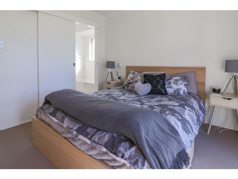 22 Aimee Drive, Urangan QLD 4655