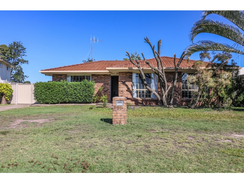 22 Aimee Drive, Urangan QLD 4655
