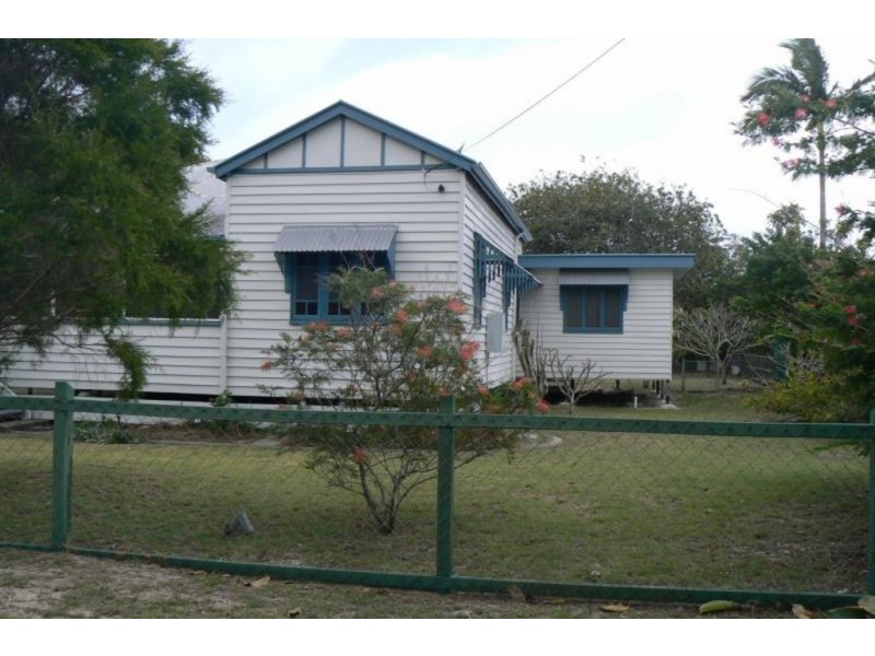 8 Ocean Street, Torquay QLD 4655