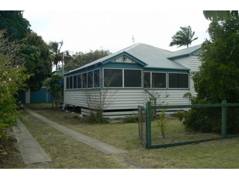 8 Ocean Street, Torquay QLD 4655