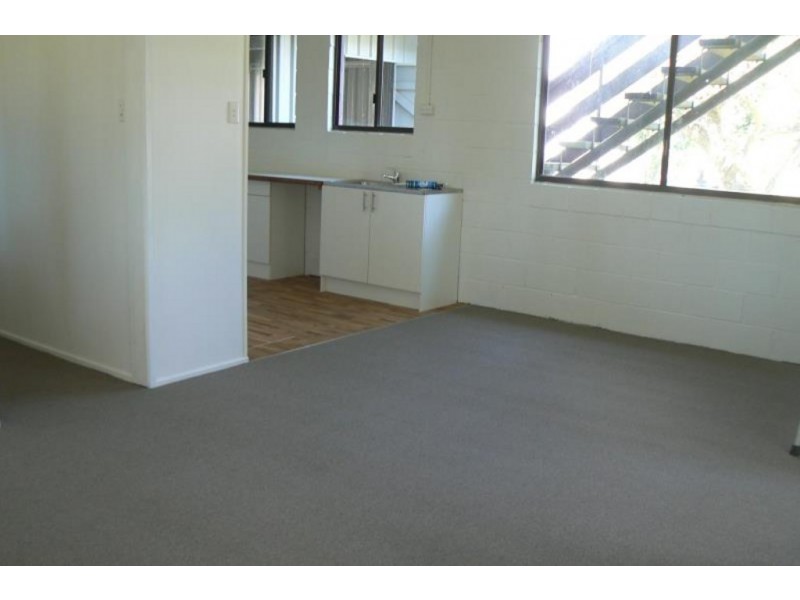 24 Mant Street, Point Vernon QLD 4655