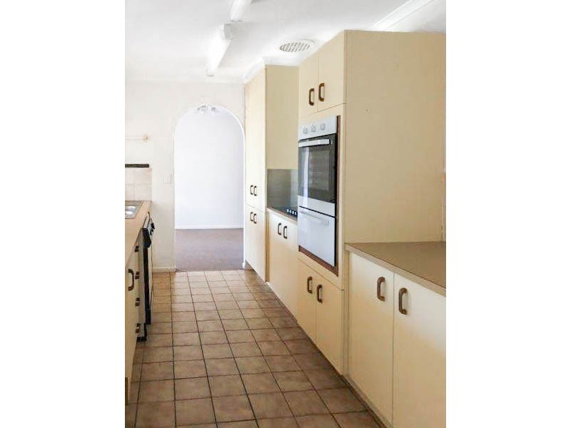 28 Warrego Drive, Point Vernon QLD 4655