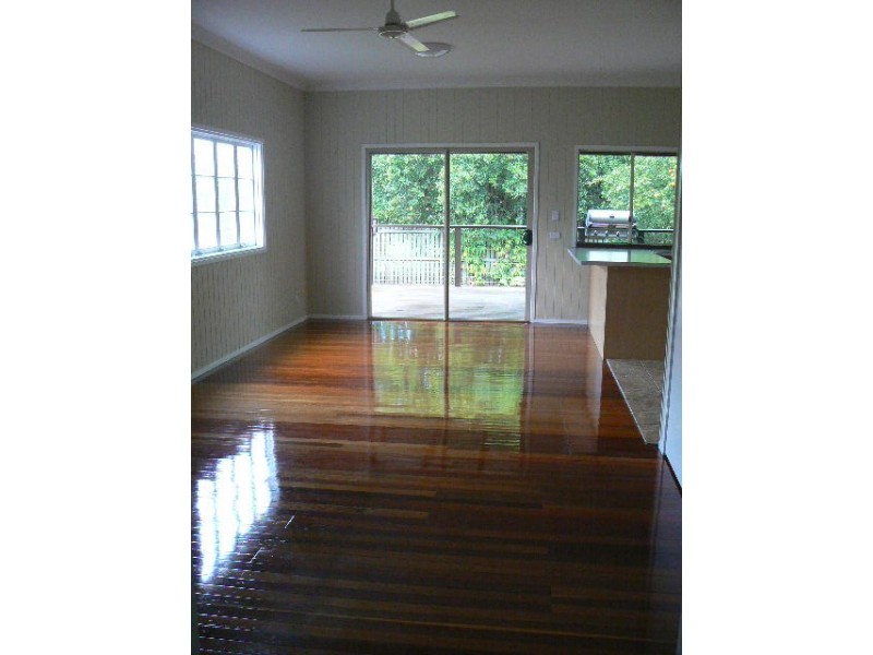 46 Pulgul Street, Urangan QLD 4655