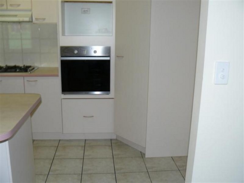 46 Bowerbird Avenue, Eli Waters QLD 4655