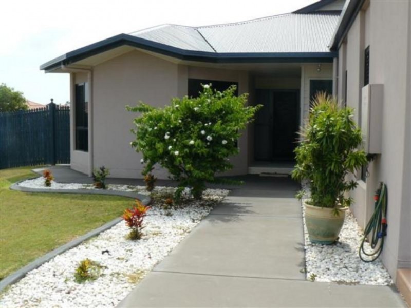 2 Kemble Way, Urraween QLD 4655