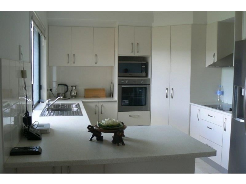 1 Rochester Court, Urraween QLD 4655