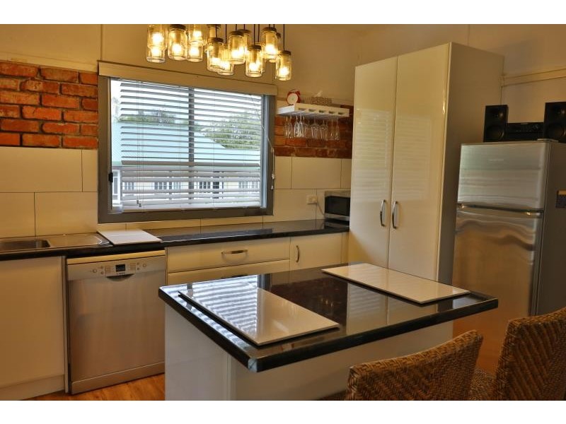 151 Cypress Street, Urangan QLD 4655