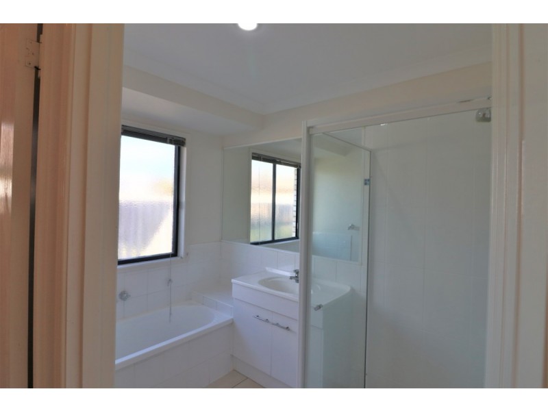 13 Spinnaker Drive, Point Vernon QLD 4655