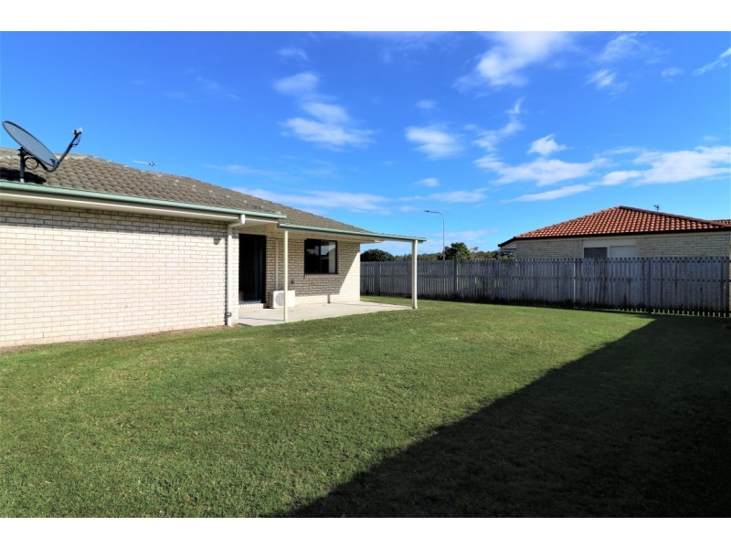 13 Spinnaker Drive, Point Vernon QLD 4655