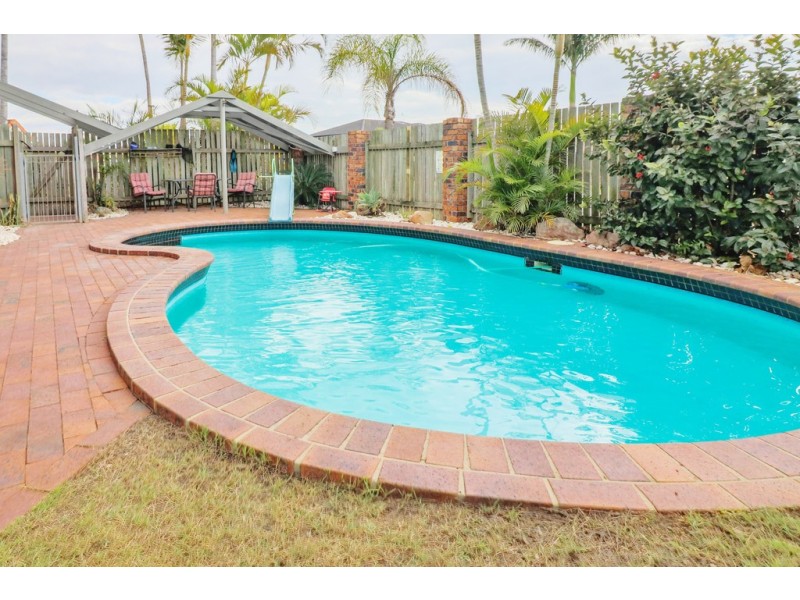 18 Royal Drive, Kawungan QLD 4655